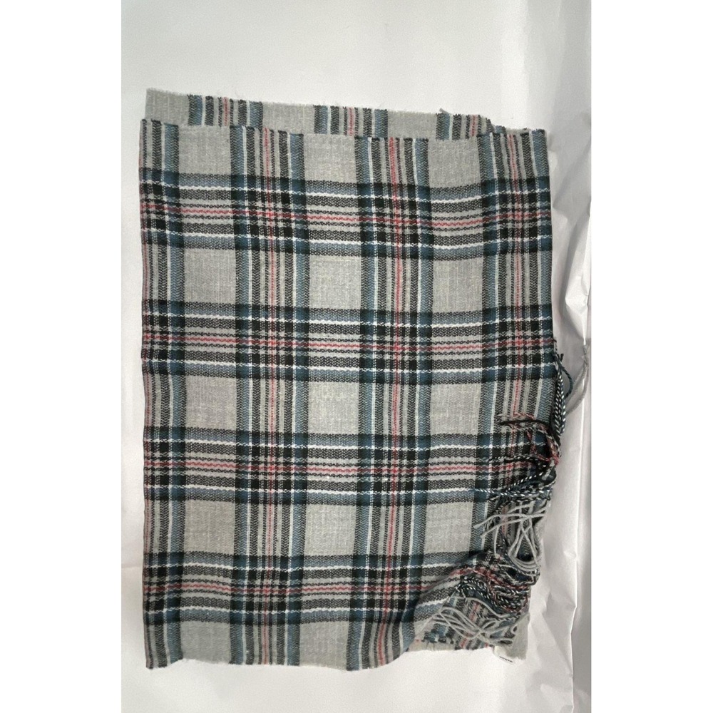 PINK by VICTORIA'S SECRET Plaid Throw Blanket Gray 27" x 88"‎ NWOT - Picture 5 of 7